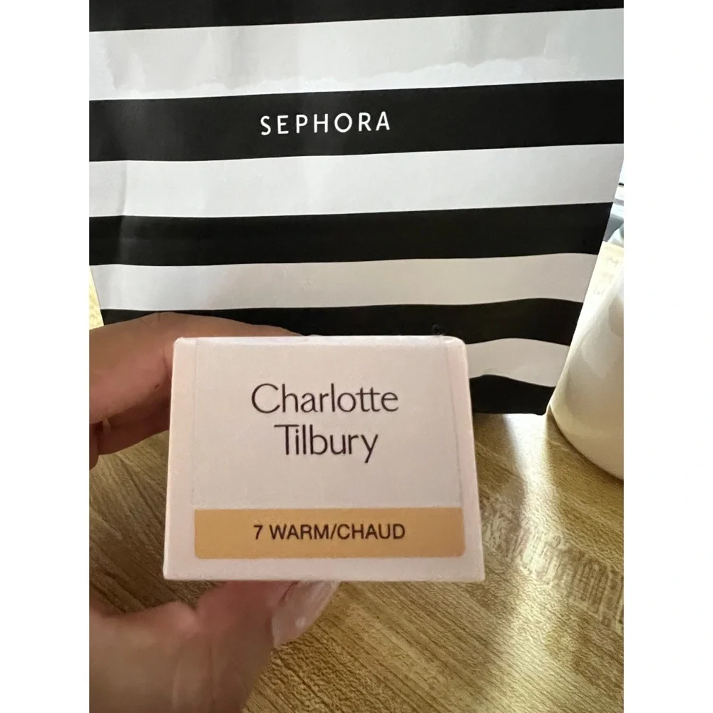 Charlotte tilbury foundation - Picture 2 of 4